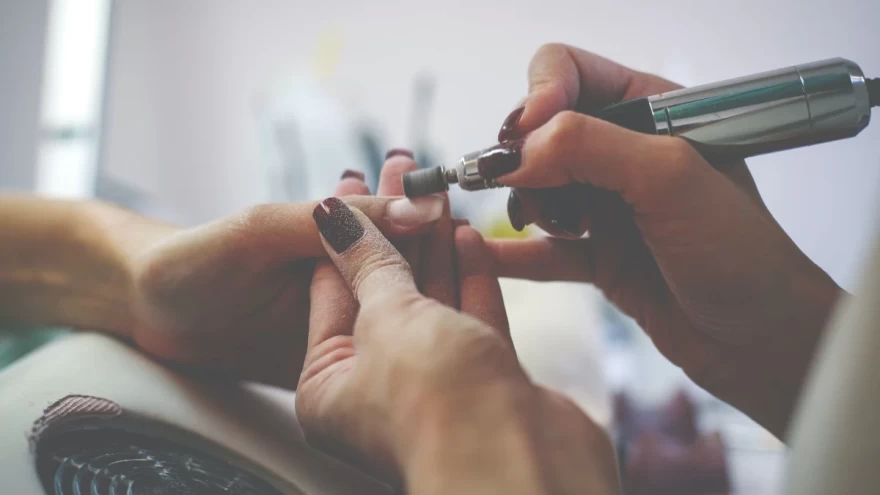 nail_removal_salon