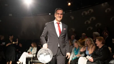 Νίκος Ψαρράς: «Ο πατέρας μου έλεγε, θα βγεις στην τηλεόραση και...» - Η αποκαλυπτική συνέντευξή του για τα πρώτα του βήματα και την οικογένειά του στο "The 2night show"