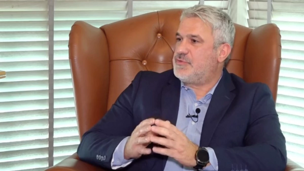 Ο ΑΝΤ1, o ALPHA και οι δύσκολες στιγμές: Χείμαρρος ο Σπύρος Χαριτάτος - «Στο πρωινό με τον Καραμέρο έπαιρνα...»