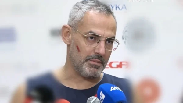 «Αυτή η μάχη ανάμεσα στα τέρατα...» - Συγκλονίζει ο Νίκος Συρίγος με τις δηλώσεις του για τη βία κατά των γυναικών