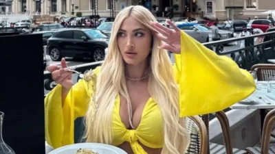 Δεν πάει ο νους σας που έφτασε η Ιωάννα Τούνη με τον Πάρη - Άλλαξαν ήπειρο μαμά και γιος