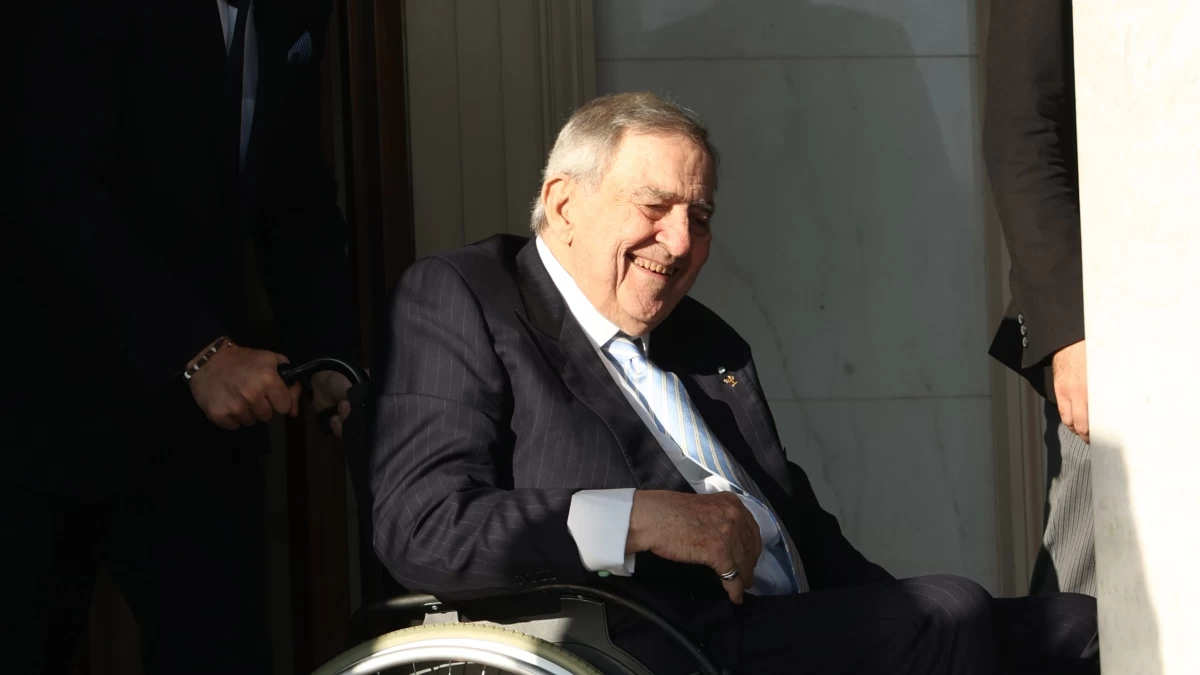 Μόνο το ένα πουλήθηκε 2.070.000 ευρώ - Τα ποσά που δημοπρατήθηκαν τα αυτοκίνητα του Κωνσταντίνου Γλύξμπουργκ