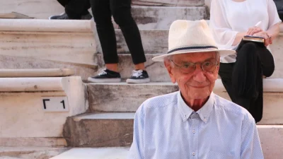 Βασίλης Βασιλικός: Το Twitter "υποκλίνεται" στο μεγάλο συγγραφέα