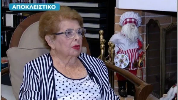 «Δεν χρειάζεται θέατρο, να βγαίνεις έξω με μαύρα και σπίτι να φοράς εμπριμέ ρόμπα» - Η εξομολόγηση της Βέφας Αλεξιάδου για το θάνατο του άντρα και των παιδιών της