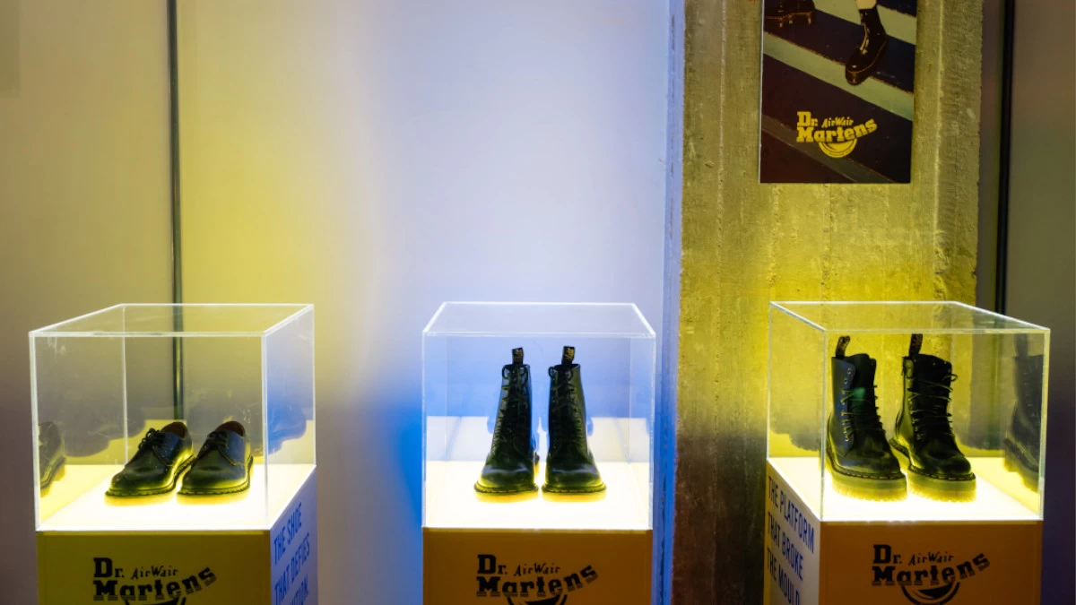 H Dr. Martens ξέρει να παρτάρει δυνατά