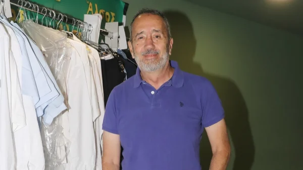 «Η Ελένη Μενεγάκη σε κρατούσε σε απόσταση...» - Οι αποκαλύψεις του Άγγελου Πυριόχου για τις συνεργασίες του και την απόφαση του να ζήσει στη Ζάκυνθο