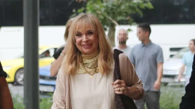 «Όλοι οι φίλοι μου είναι ομοφυλόφιλοι, αλλά...» - Η δημόσια τοποθέτηση της Άννας Φόνσου σχετικά με το νέο νομοσχέδιο για τα ομόφυλα ζευγάρια