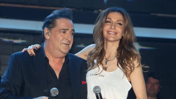 Δέσποινα Βανδή: Το σπαρακτικό αντίο στον Βασίλη Καρρά - «Δεν μπορώ να βάλω σε τάξη τις σκέψεις μου...»