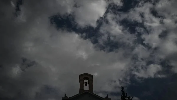 Καιρός (31/12): Πυκνά σύννεφα στην Αττική και ομίχλη - Η πρόγνωση για την τελευταία ημέρα του χρόνου