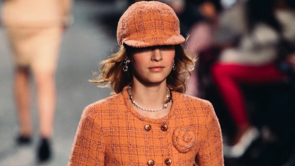 Happy Chanel Day στο Μάντσεστερ για την παρουσίαση της συλλογής Métiers d'Art 2023/24 του Οίκου