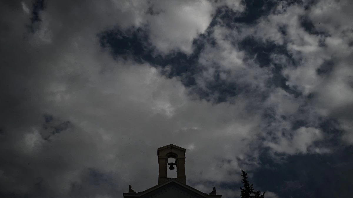 Καιρός 21/12: Ισχυρές βροχές και καταιγίδες - Πόσους βαθμούς θα πέσει η θερμοκρασία