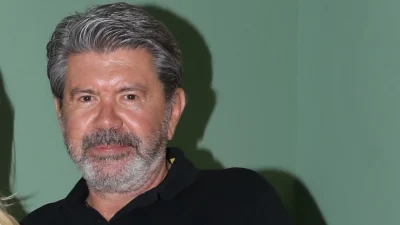 Σπάνια δημόσια εμφάνιση για τον Γιάννη Λάτσιο και όχι μόνος (Φωτογραφία)