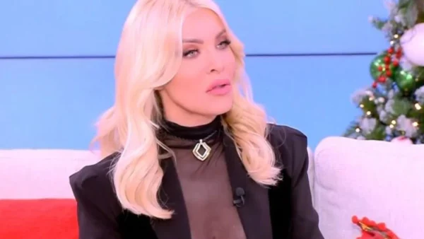 «Κανείς δεν...» - Ο γιατρός που ερωτεύτηκε η Κατερίνα Καινούργιου και εξαφανίστηκε