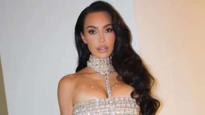 H Kim Kardashian κράτησε το πιο ανατρεπτικό τσαντάκι Balenciaga