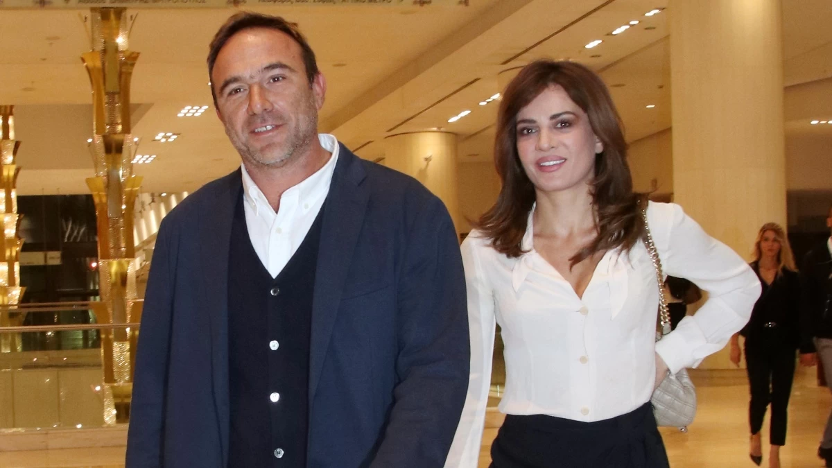 Το ''βασιλικό'' νυφικό με δαντέλα και σατέν τελείωμα - Οι πρώτες φωτογραφίες από το γάμο της Δήμητρας Ματσούκα με τον Πέτρο Κόκκαλη