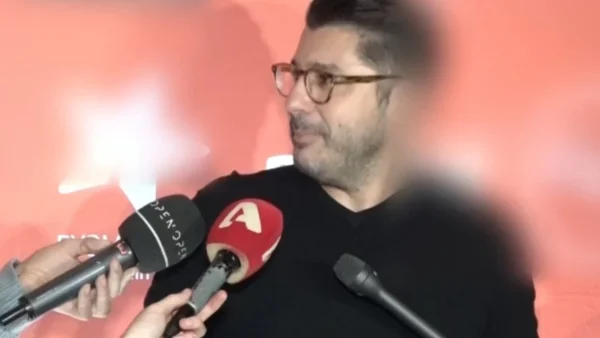 «Μην χαίρεστε, αύριο πάλι 7% θα κάνουμε!» - Η αφοπλιστική απάντηση του Λάμπρου Κωνσταντάρα για τα νούμερα τηλεθέασης στο Fay's Time