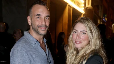 «Κοιμάμαι στις 11 εγώ που πριν από τις 4-5 δεν έκλεινα μάτι! Είναι μαγικά...» - Ξετρελαμένος ο Πάνος Μουζουράκης με την πρωτότοκη κόρη του