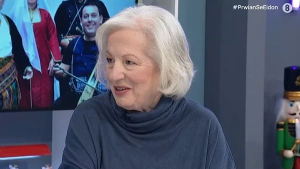 «Κάναμε αυτή τη γαϊδουριά...» - Η αποκάλυψη της Ελένης Γερασιμίδου για τους διαλόγους στη παράσταση "Μπαμπάδες με Ρούμι" επάνω στη σκηνή