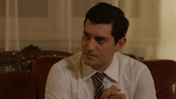 Ο Παράδεισος των Κυριών: «Η Μιράντα αγαπάει εμένα!» - Ο Φώτης δίνει την χαριστική βολή στον Ντίνο