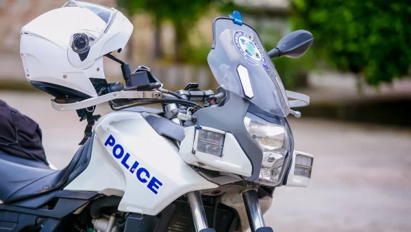 Εξαρθρώθηκε σπείρα για φορολογικές απάτες εκατομμυρίων ευρώ - Σύζυγος εστεμμένου μοντέλου ο «εγκέφαλος»
