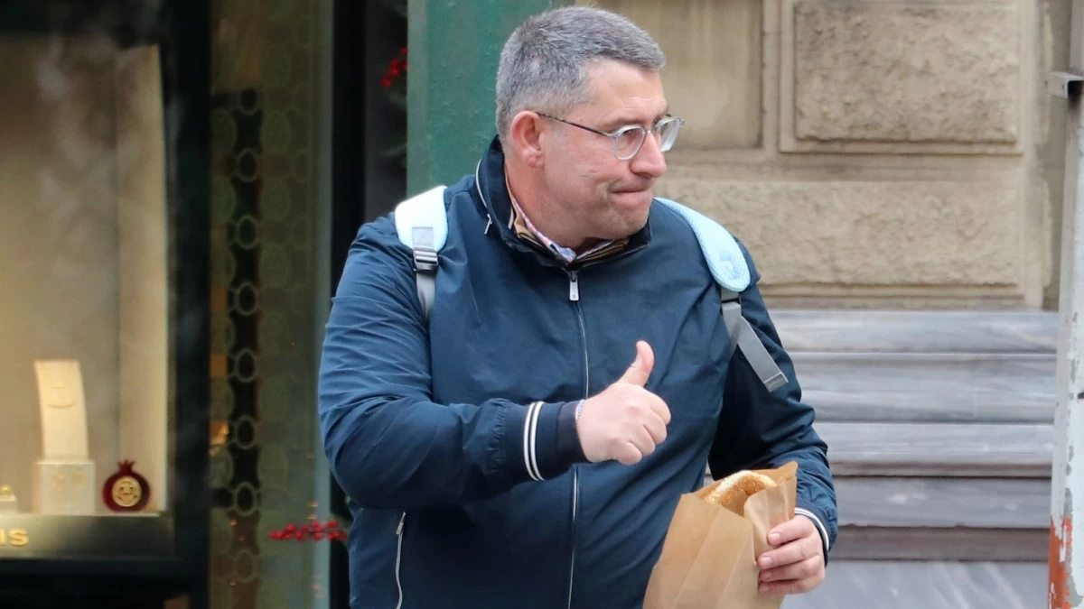 Ο Άκης Παυλόπουλος απαντάει στα σχόλια για το «τοστ»: «Για όσους μπήκαν στον κόπο να ασχοληθούν...»