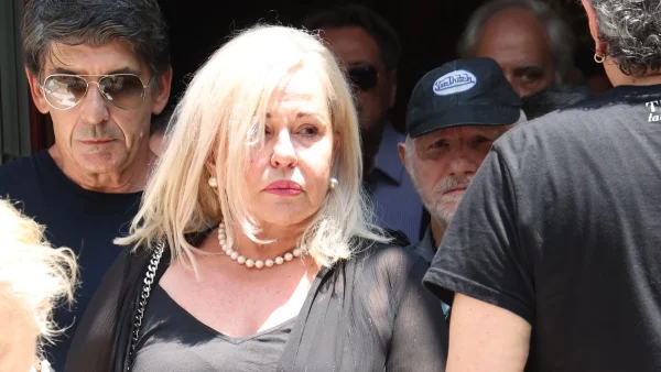 Βαρύ πένθος για τη Μπέσυ Αργυράκη -  «Αντίο αγγελούδι μου»