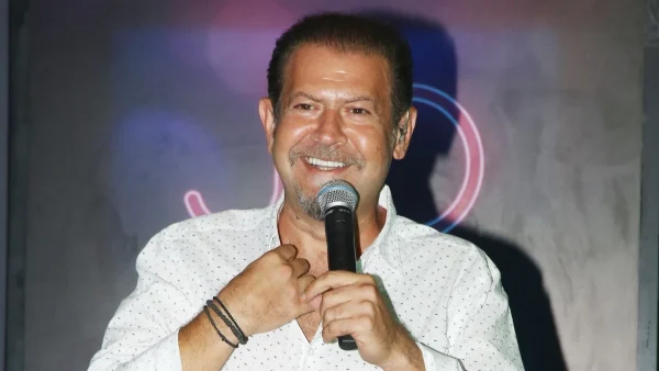 Χάρης Κωστόπουλος: «Καλό ταξίδι...» - ''Ραγίζουν'' καρδιές με το αντίο της δισκογραφικής εταιρείας του τραγουδιστή