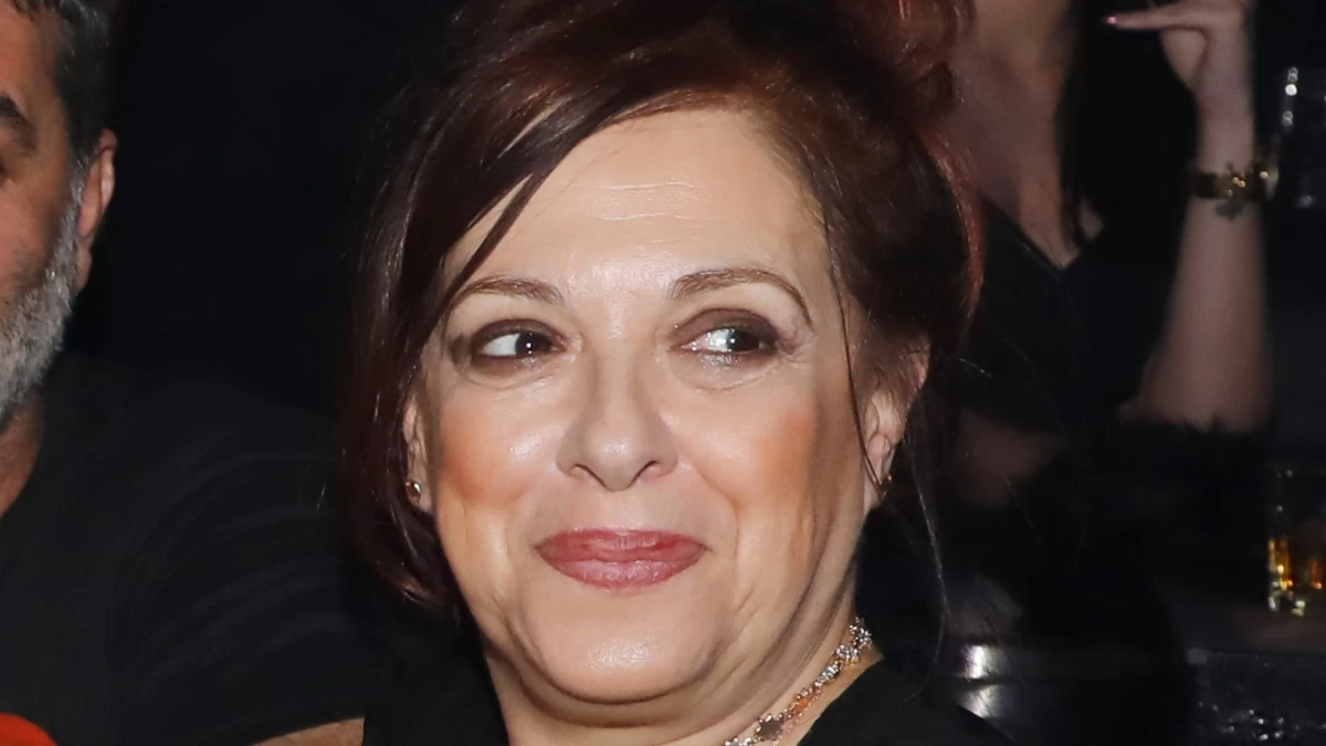 Ελένη Ράντου: Σπάνια κοινή εμφάνιση με την κόρη της στα μπουζούκια - Με μπλε σκιά και μωβ καλσόν η Νικολέττα Παπακωνσταντίνου