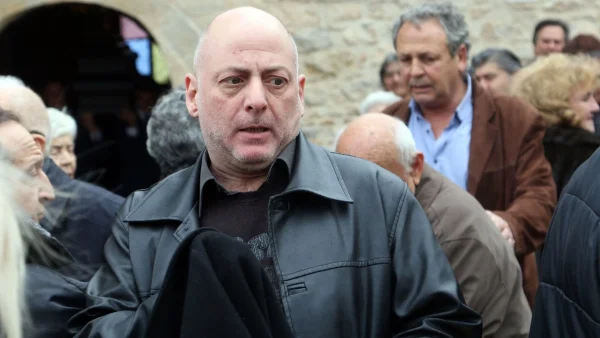 Γιώργος Λαμπάτος: Το γεμάτο νόημα τραγούδι του Νίκου Οικονομόπουλου που δημοσίευσε στο προφίλ του