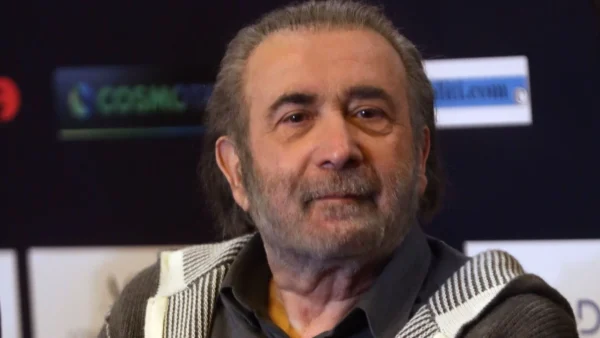 Λάκης Λαζόπουλος: «Φτάνει ο εμβολιασμός ασυγκινησίας...» - Το μήνυμα του για τη νέα χρονιά