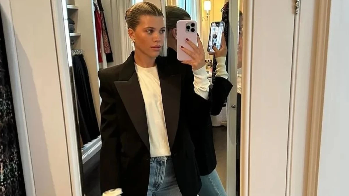 Σίγουρα βαρέθηκες τις παγέτες! 4 minimal outfits που θα φοράς πρωί & βράδυ
