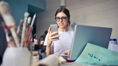 Εθισμός στα social media: Ποιά είναι τα συμπτώματα & πως αντιμετωπίζεται;