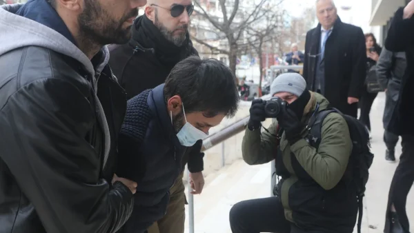 Γυναικοκτονία 41χρονης: Ξέσπασε σε κλάματα η μητέρα του 39χρονου - «Όπως έστρωσε, ας κοιμηθεί! Θα τον σκότωνα μέσα στο τμήμα»