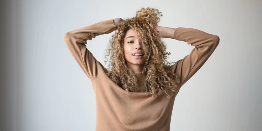 woman_curlyhair