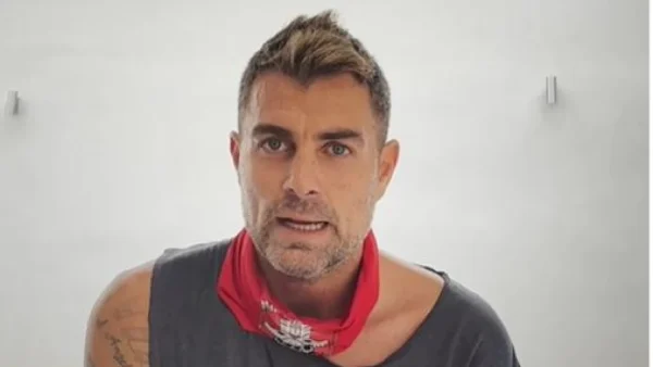 Ο Στέλιος Χανταμπάκης ζει το δικό του Survivor - Το επικό βίντεο με τα παιδιά του