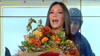 Κοινωνία Ώρα Mega: «Χρόνια πολλά σε αυτό το υπέροχο πλάσμα» - Η τεράστια ανθοδέσμη και η τούρτα για τα γενέθλια της Ανθής Βούλγαρη