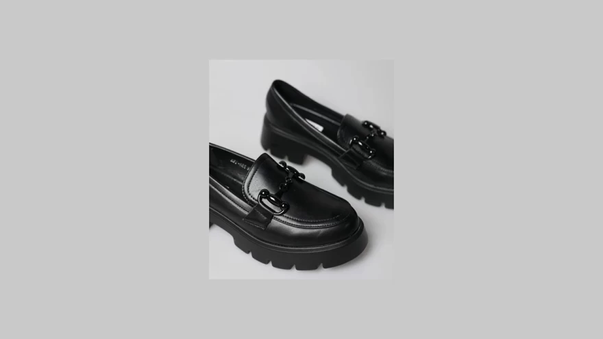 loafers με αγκράφα