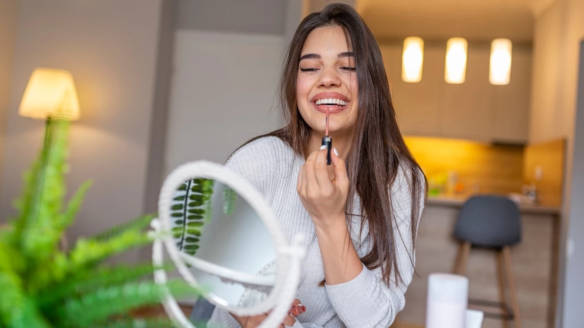 5 value for money lip oils - με τιμές που ξεκινούν από 3,79 ευρώ -  για σούπερ ενυδάτωση & λάμψη στα χείλη σου!