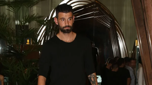 Στο νοσοκομείο ο Μιχάλης Μουρούτσος - Στο πλευρό του η σύντροφός του