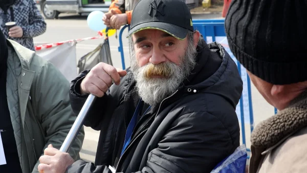 Κωνσταντίνος Πολυχρονόπουλος: Αυτή είναι η φερόμενη ηθοποιός που έπαιζαν μαζί φρουτάκια - «Εγώ και ο άνδρας μου...»