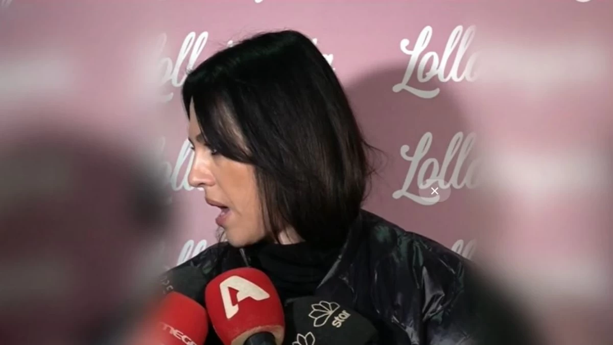 Έξαλλη η Ραμόνα Βλαντή με τους δημοσιογράφους: «Να με σεβαστείτε! Να μάθετε να κάνετε ενδιαφέρουσες ερωτήσεις»