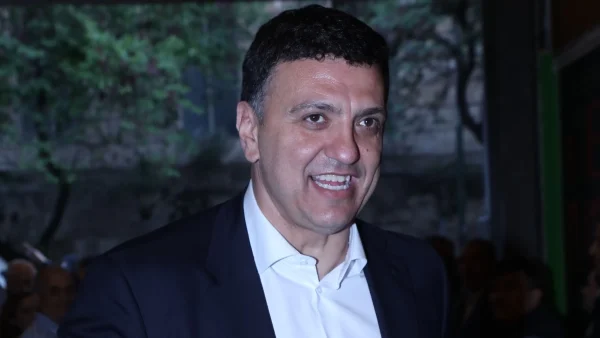 Βασίλης Κικίλιας: Αυτή είναι η κούκλα αδερφή του - Σπάνιες φωτογραφίες της καστανομάλλας καθηγήτριας, Κατερίνας Κικίλια
