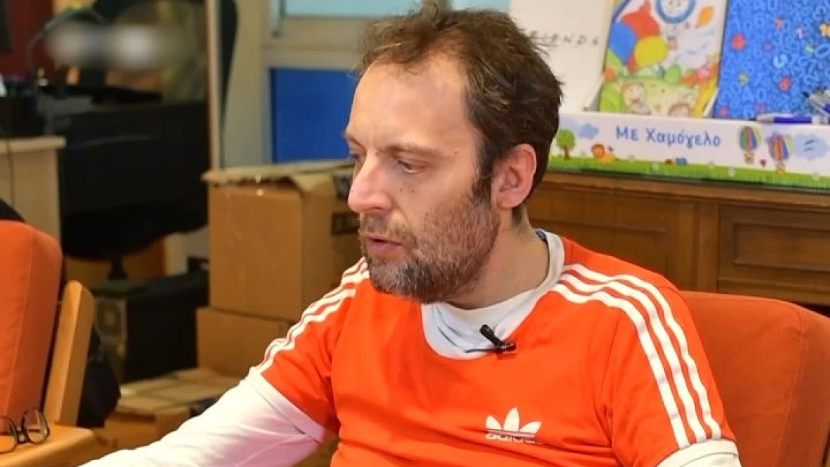 Αύγουστος Κορτώ – Συγκλονίζει περιγράφοντας την απόπειρα αυτοκτονίας του: «Είπα “Δεν θα ξυπνήσει ο Τάσος να με βρει νεκρό δίπλα του”»