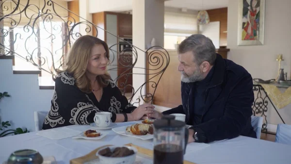 Η Γη της Ελιάς – Άντζελα Γκερέκου: Μιλάει για την πρόταση γάμου του Τζον στην Αθηνά και για τα επόμενα επεισόδια της σειράς