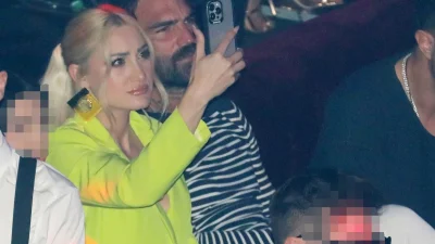 Η Ιωάννα Τούνη φόρεσε το κοστούμι... αλλιώς - Με σούπερ μίνι φούστα και bralette