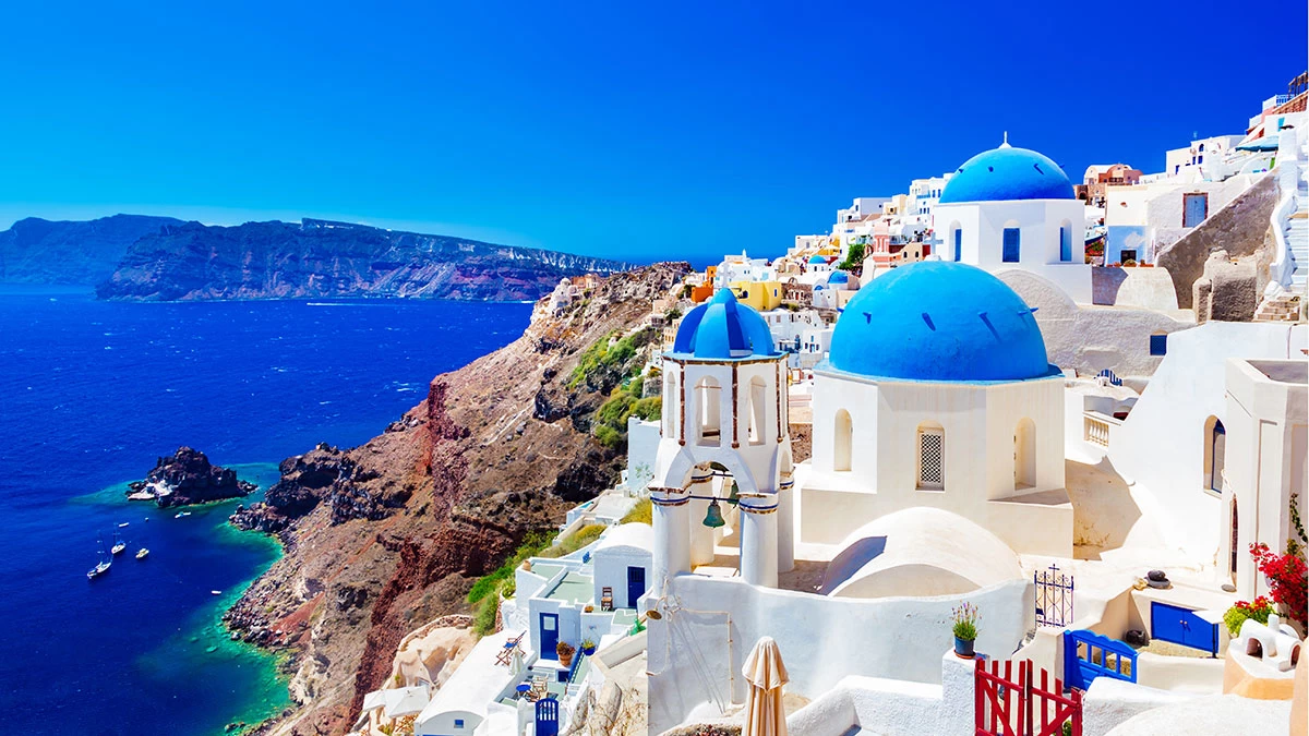 Φέτος ταξιδεύουμε στη Σαντορίνη για ένα Πάσχα πραγματικά ξεχωριστό!