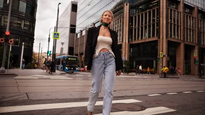 Skinny τζιν: Με αυτά τα 10 must-have παπούτσια θα απογειώσεις τη Νο1 τάση της σεζόν