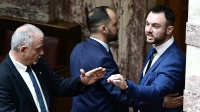Συνελήφθη o Κωνσταντίνος Φλώρος - Oδηγείται στη ΓΑΔΑ