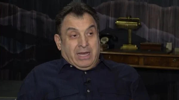 Πάνος Σταθακόπουλος: «Όταν σκοτώθηκε ο ξάδερφος μου έπρεπε να χτυπιέμαι πάνω από ένα φέρετρο στο θέατρο...»