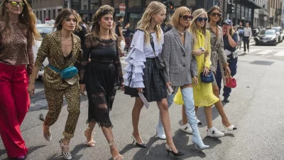 Sneakers & φόρεμα: Ο πιο δυνατός συνδυασμός της άνοιξης - Πώς θα αποφύγεις τα λάθη που κάνουν όλες